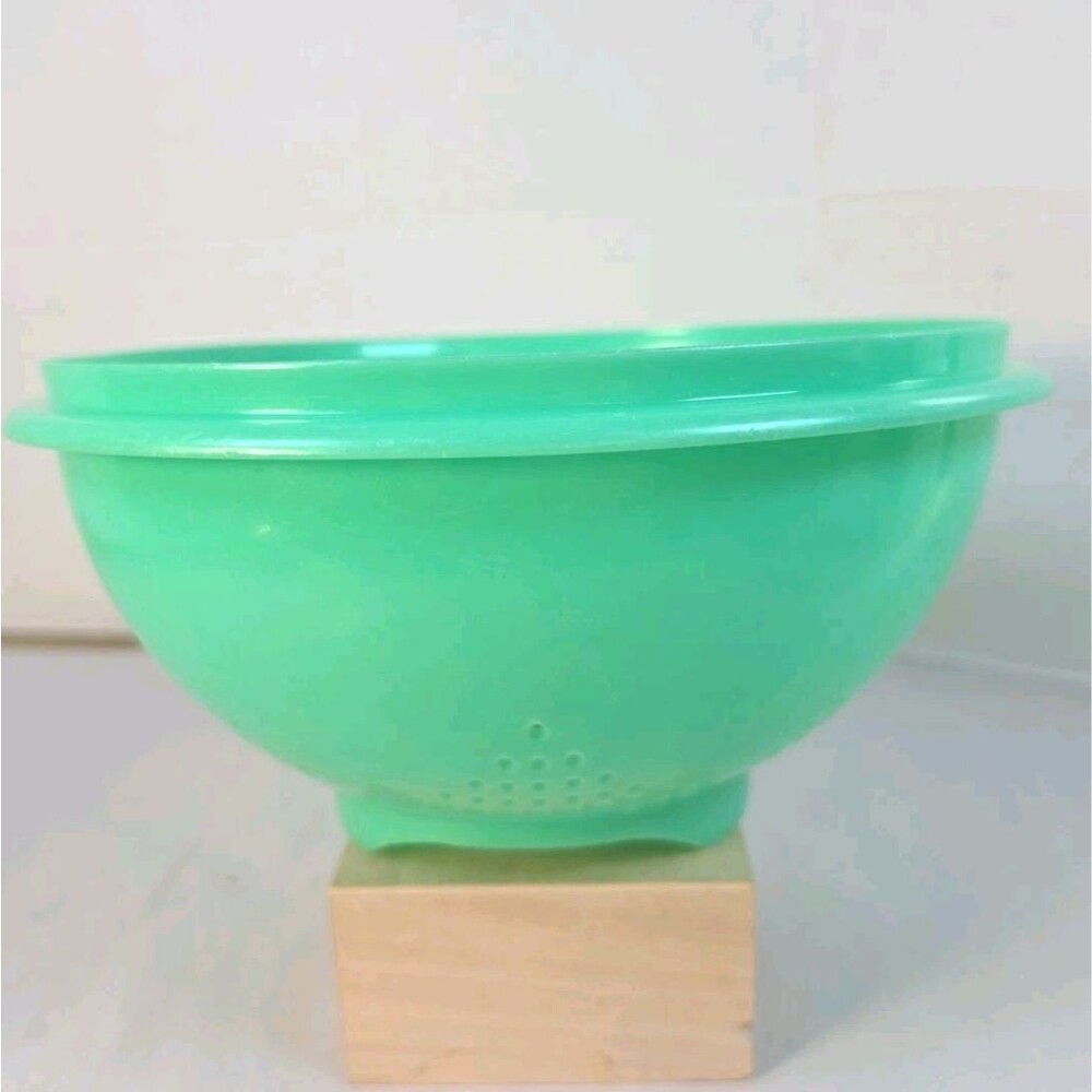 Vintage Tupperware 339-8 Colander Strainer Bowl Jadeite Green  Star Pattern